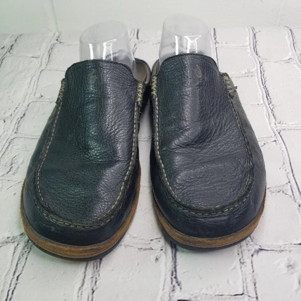 Olukai Kono black leather slip on shoes